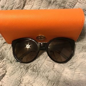 Tory Burch TY7079 sunglasses